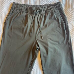 Ajisai Olive Green Joggers Pants Size Medium (US 8)
